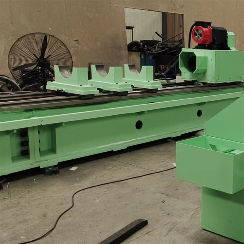 Машина для зачистки и прокатки глубоких отверстий