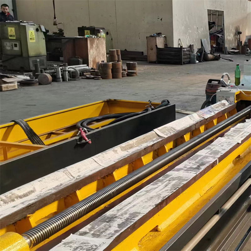 T2225 Tieflochbohr- und Bohrmaschine