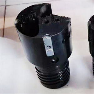 Kéo dụng cụ nhàm chán