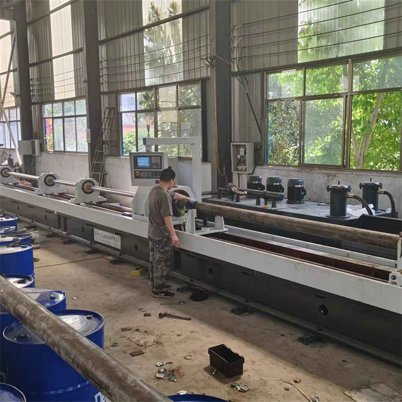 آلة حفر الفتحات العميقة الأفقية باستخدام الحاسب الآلي