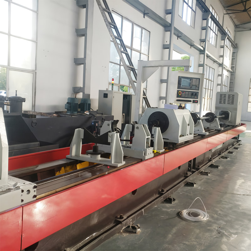 Deep hole drilling and boring machine